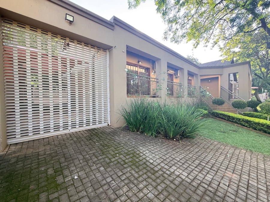 5 Bedroom Property for Sale in Protea Park North West